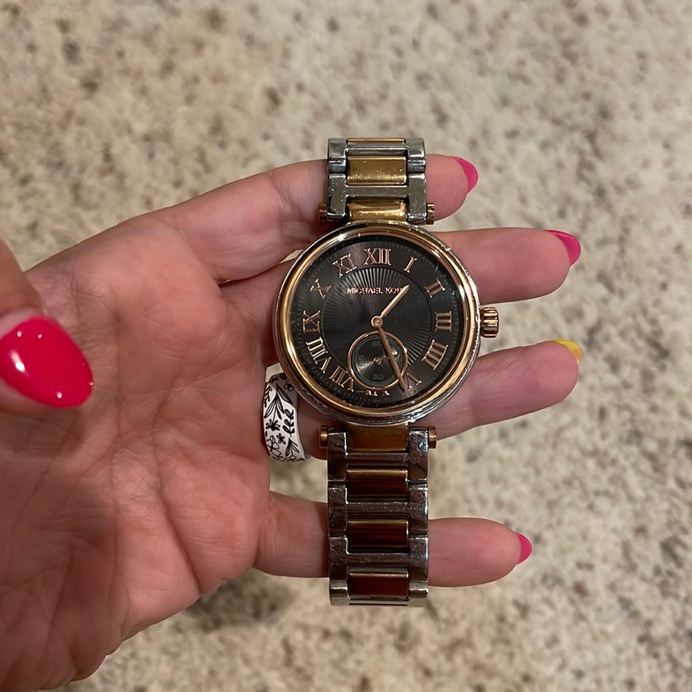 Michael kors two tone watch black face